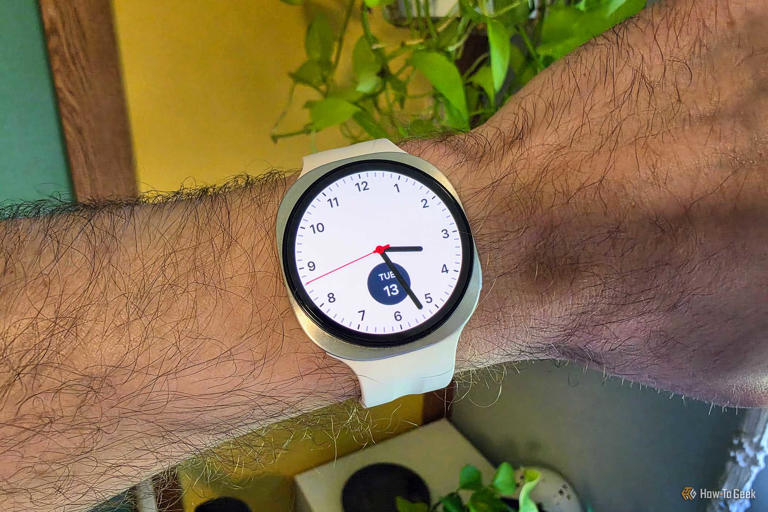 3 Galaxy Watch apps and watch faces the open-source community ported to ...