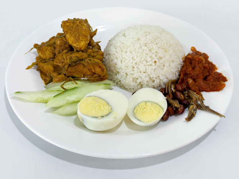 BigBasket Kitchen in PJ Section 14 showcases Hainanese chicken rice ...