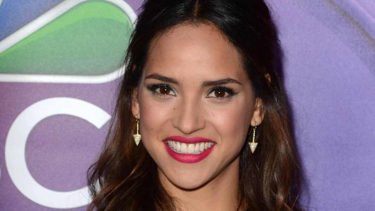Adria Arjona serves black-and-white drama at the Academy Museum Gala ...
