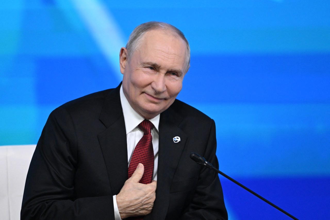 The morning risk report: Putin floats a summit with Trump and Xi to ...