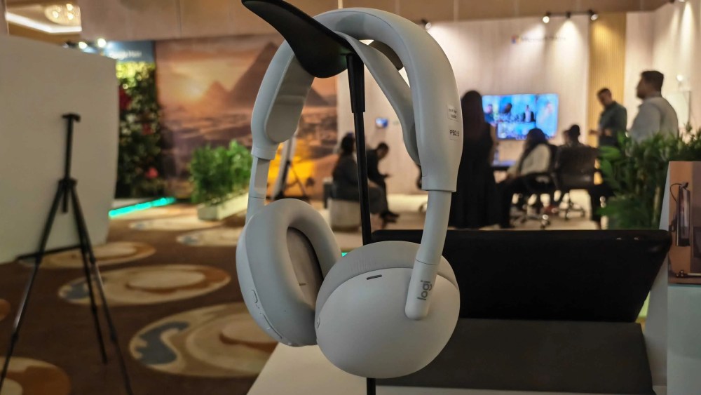 Logitech Rise: Time to put on headsets