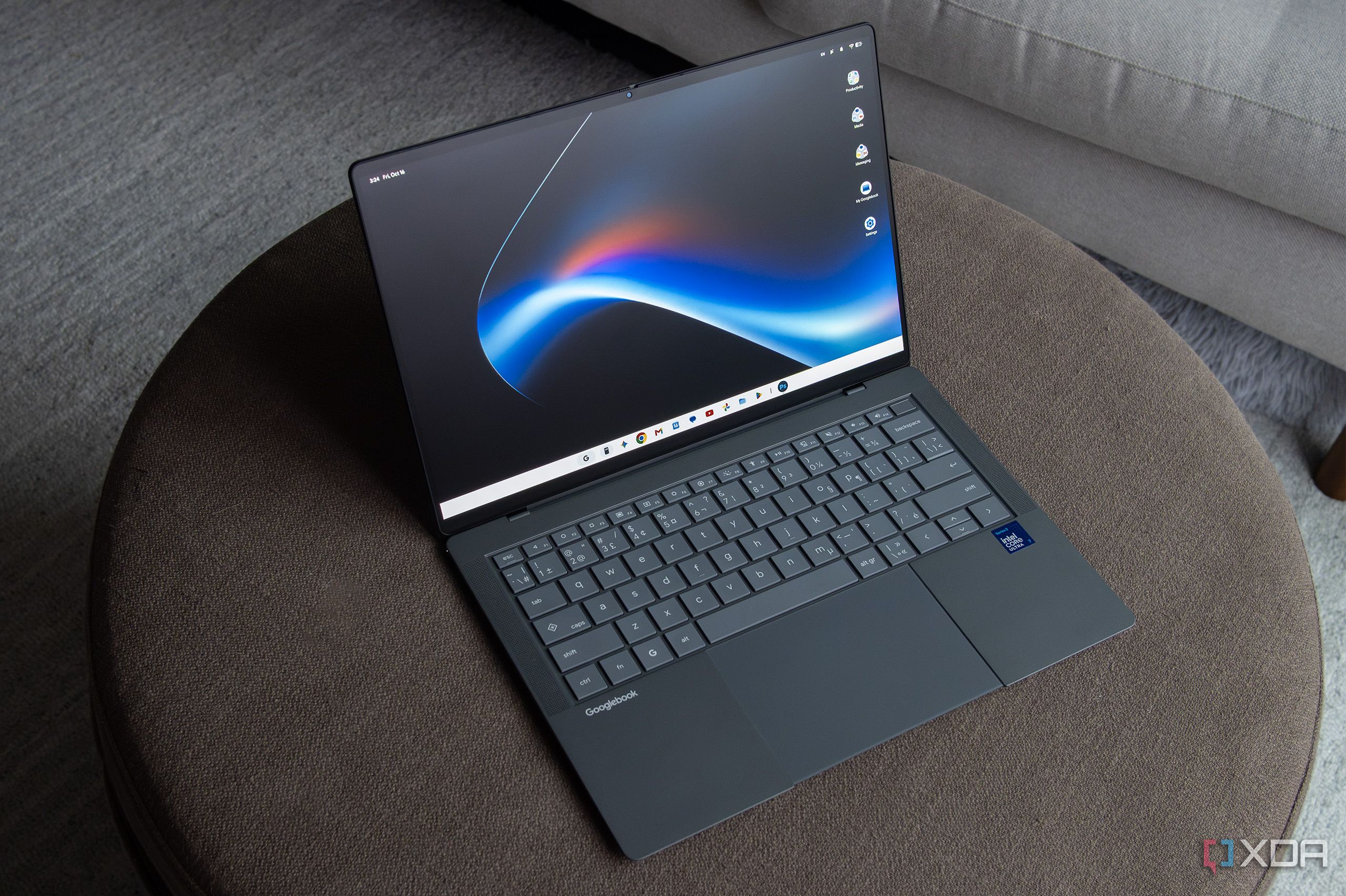 After a week with a Googlebook, I can't shake the feeling I'm using an ...