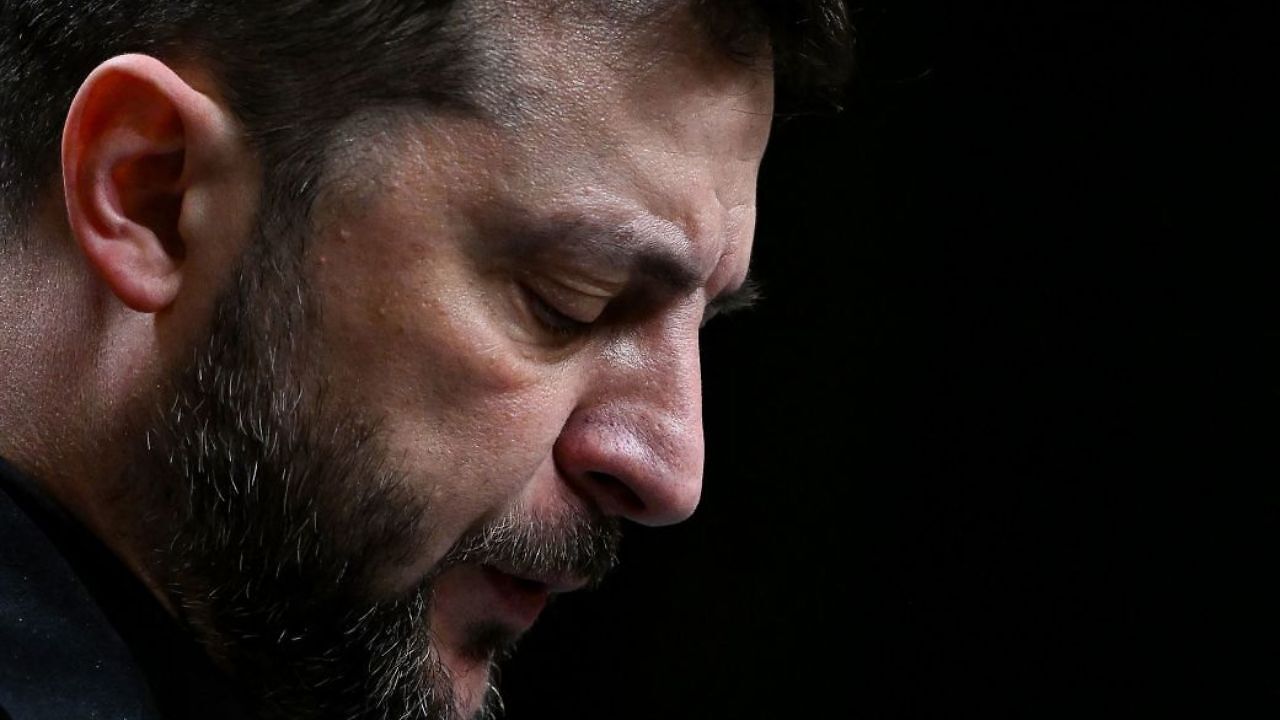 Zelensky says steps by Washington look aimed at pushing Ukraine to give ...