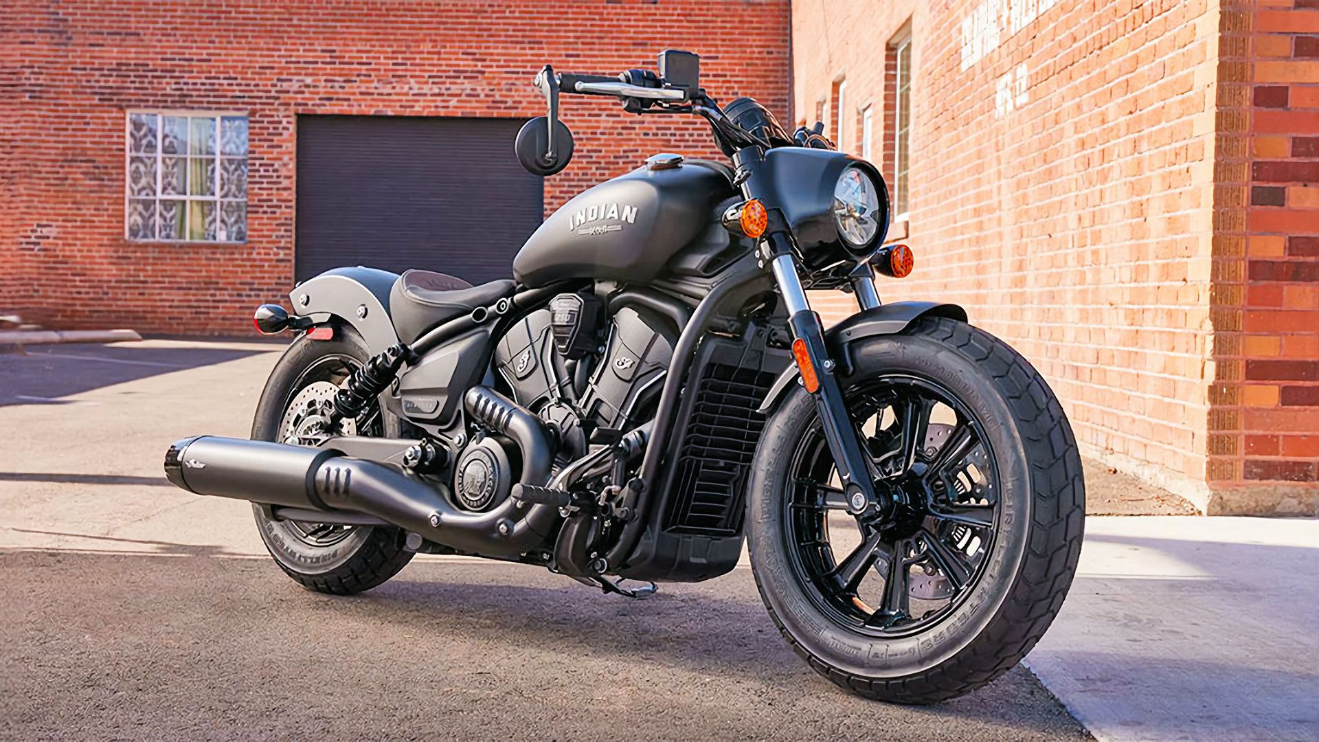 The cruiser that gives you big-bike presence without big-bike weight