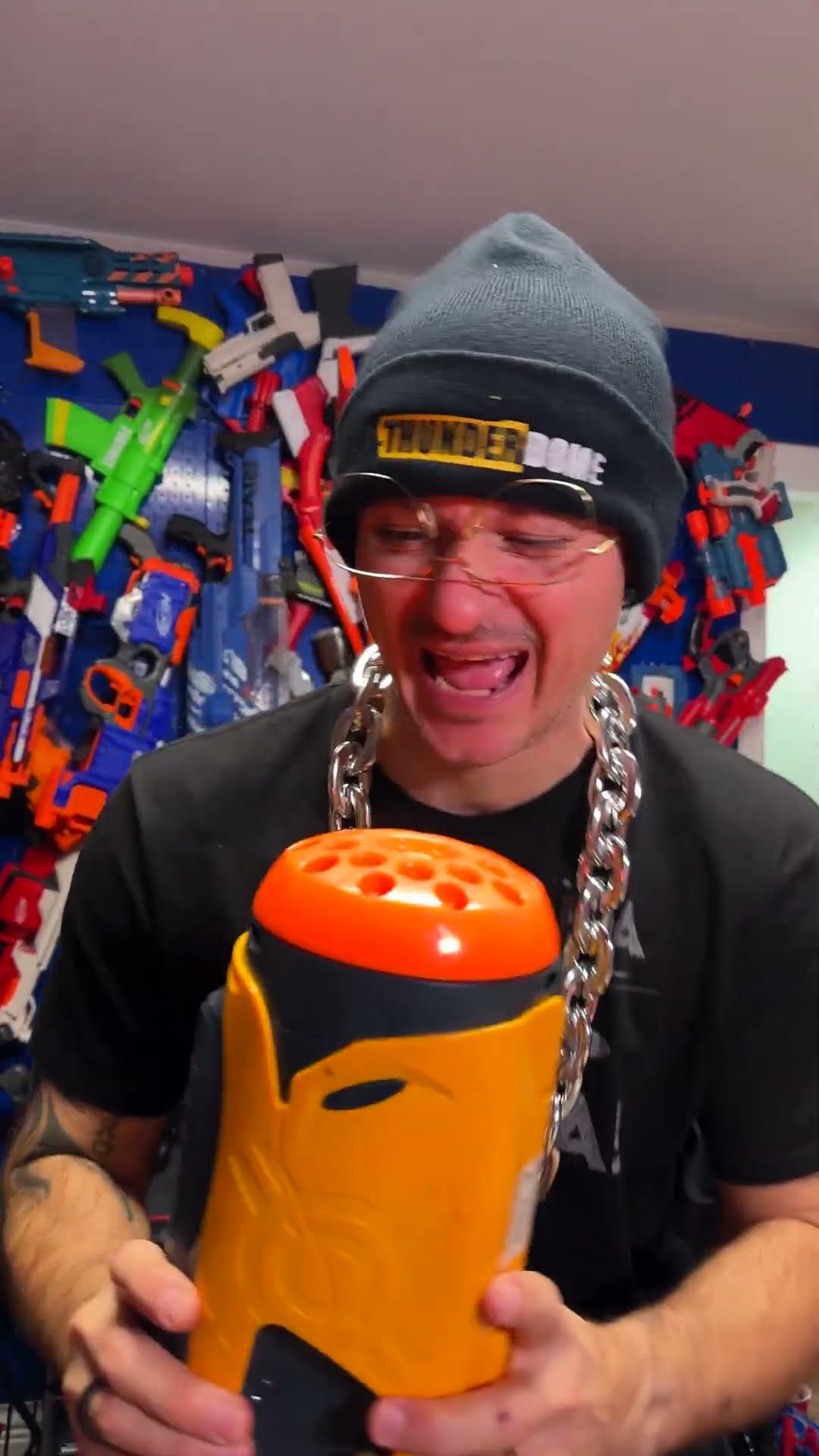 Nerf reload fail! Kid vs. noob in hilarious toy blaster challenge