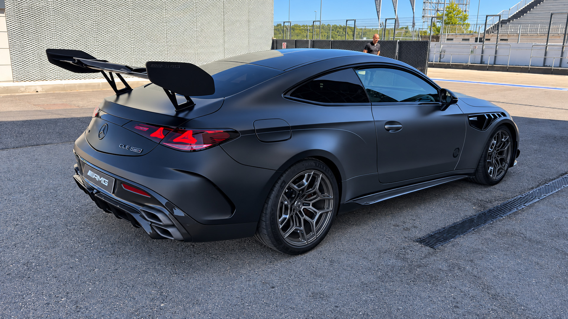 V8 Sound Takes Centre Stage In This Amg Cle
