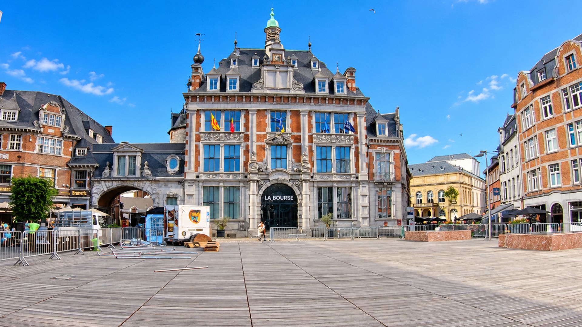 A grand historic building overlooking Namur's city square (4K)