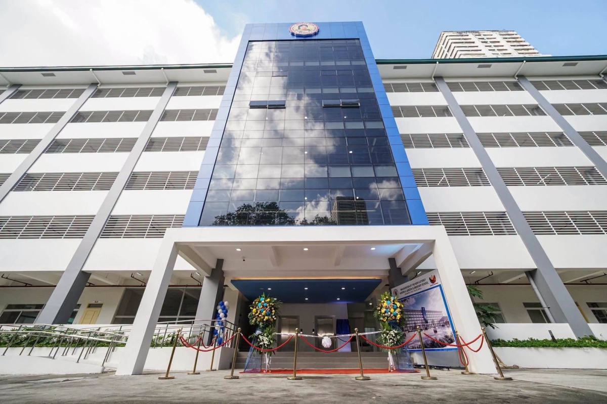 Manila inaugurates new school building