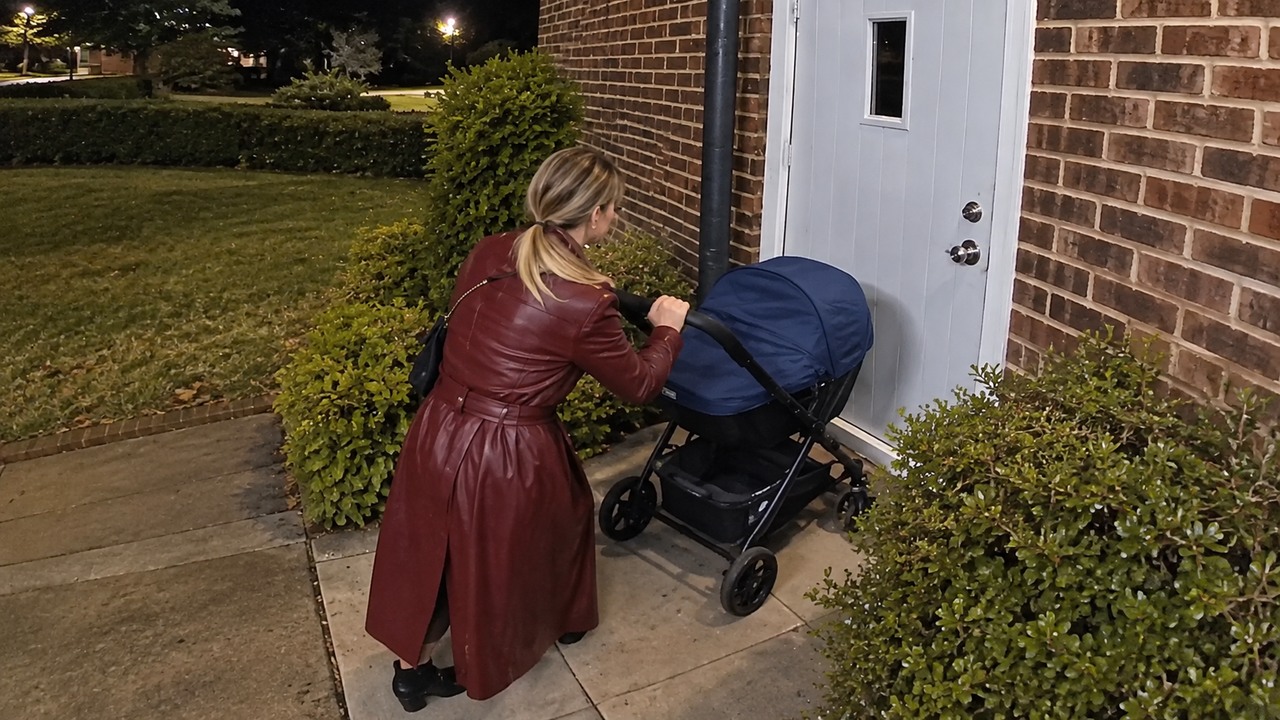 Mother leaves her baby with a babysitter - then goes on holiday without ...