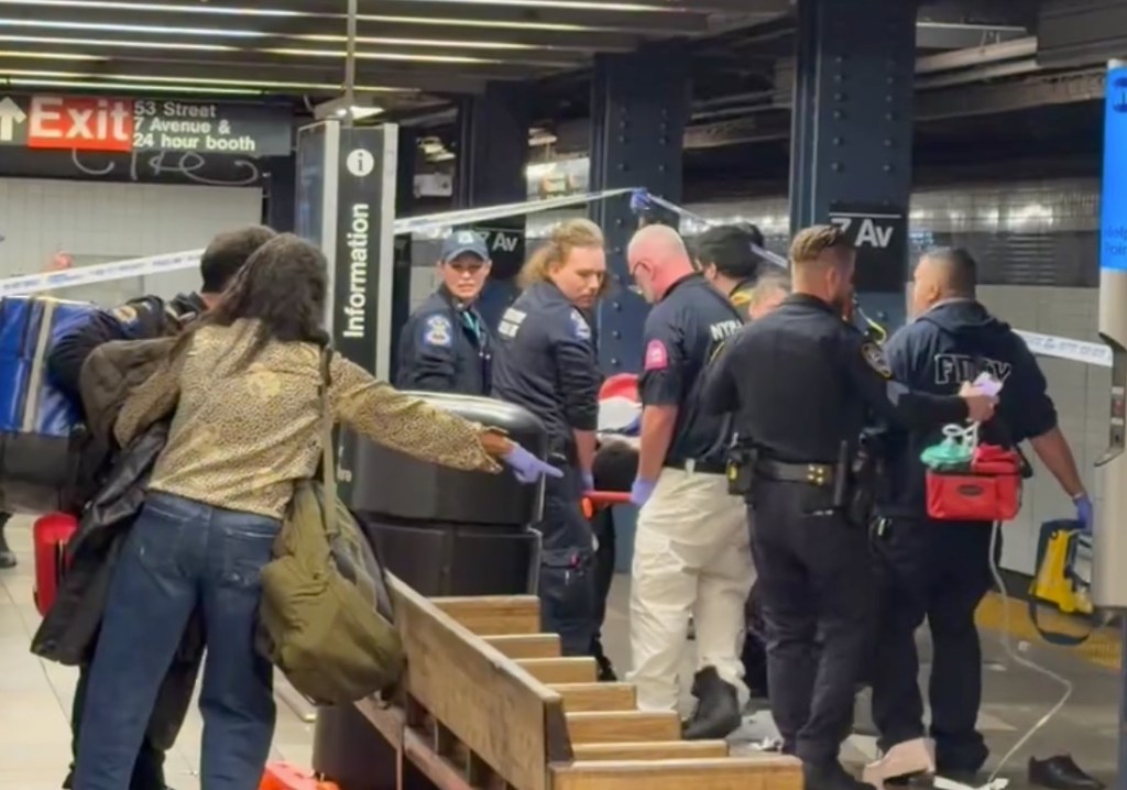NYC subway shooting victim seen beaming in carefree pic with brothers ...