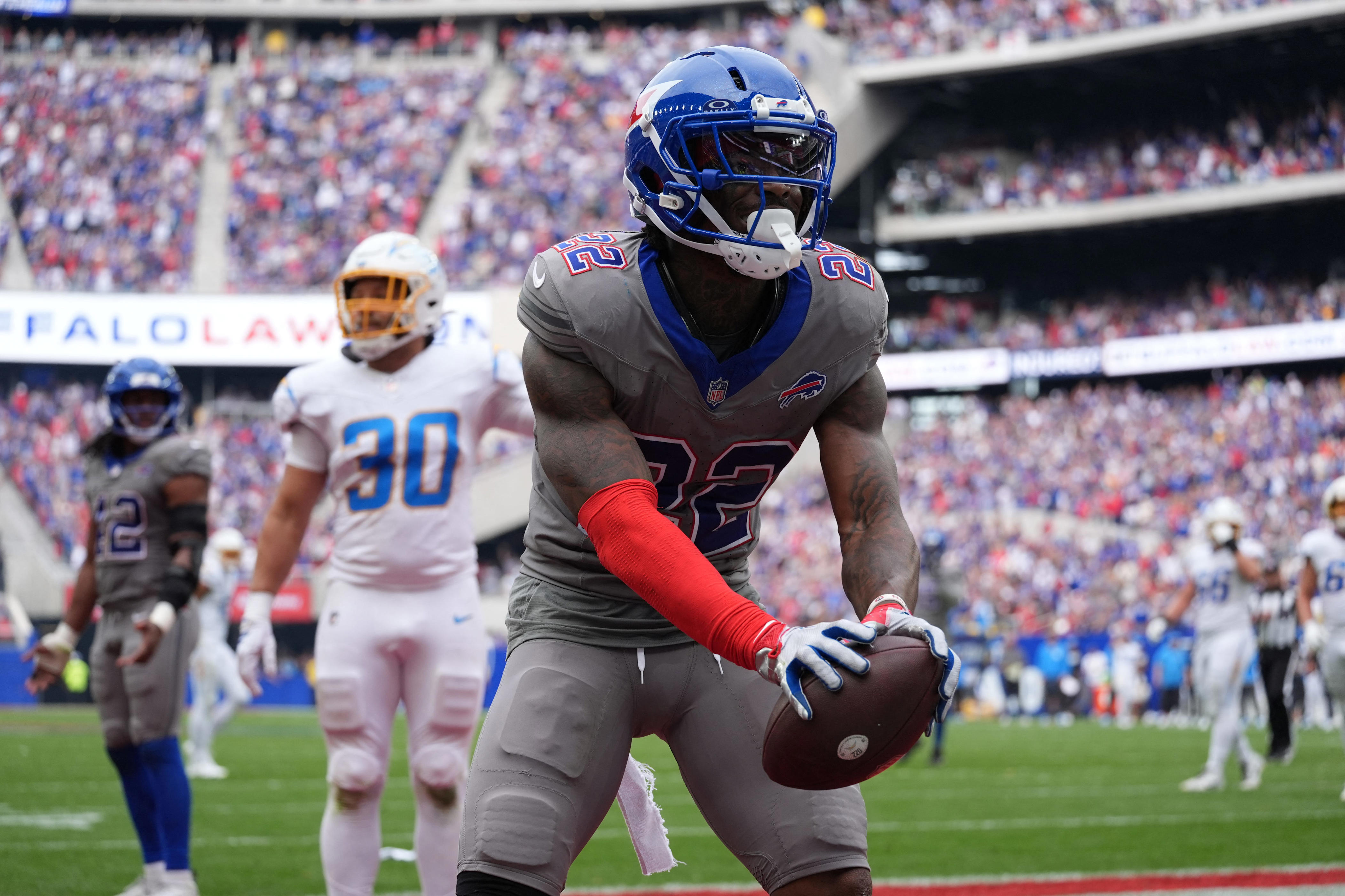 Bills player apologizes after ejection for spitting on Raiders star