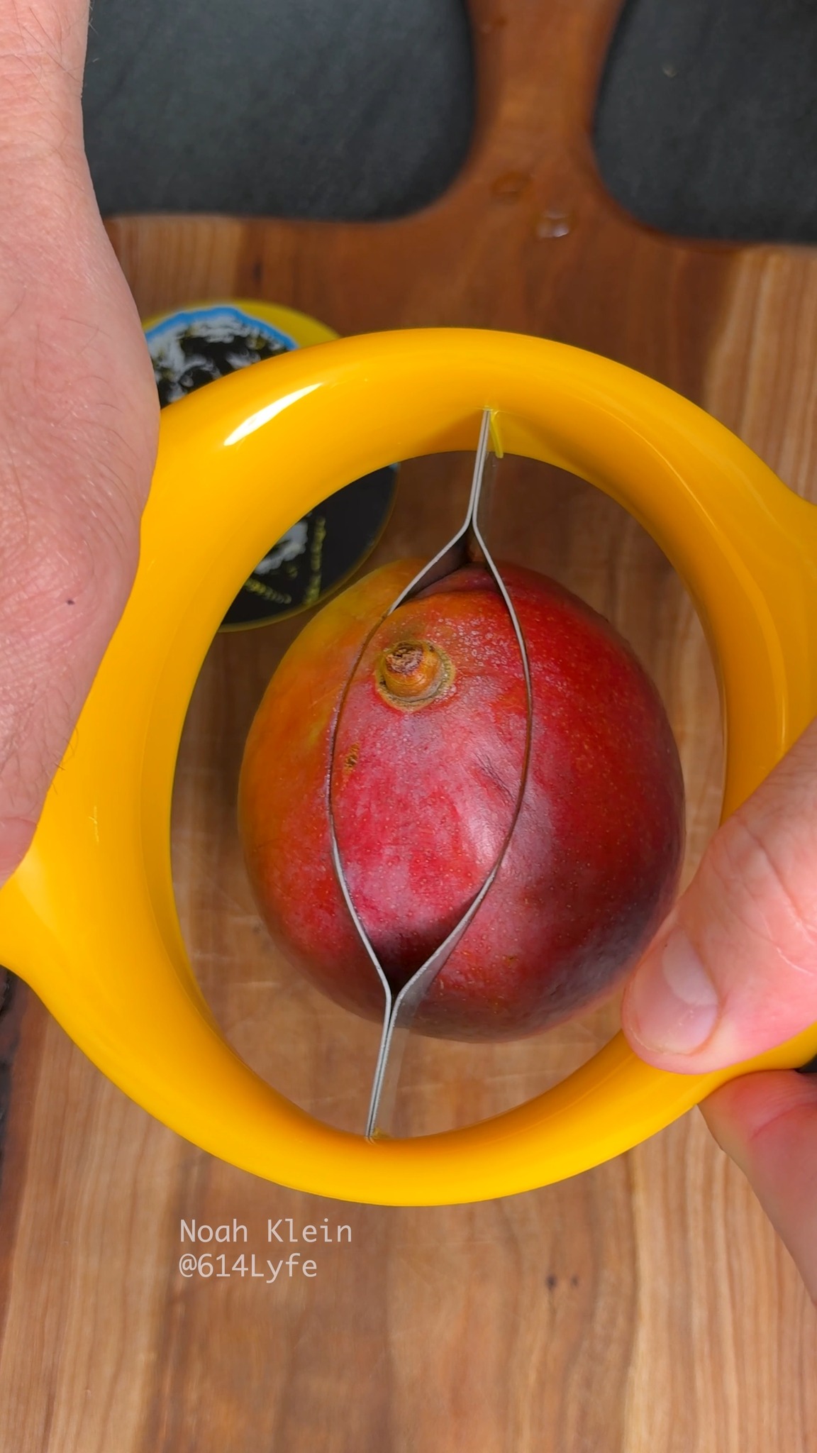Fast mango slicing hack in seconds