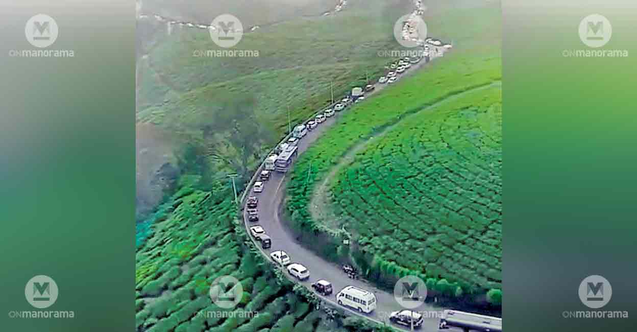 Munnar-bound traffic to be diverted via Anachal over loose boulder threat