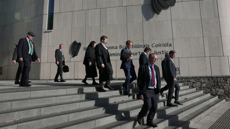 Minister: 'Deep concern' that solicitors' legal aid row affected only ...