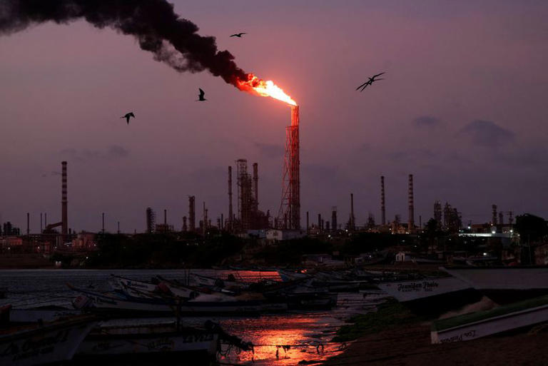Venezuela oilfield hiring picks up as first wave of investment builds