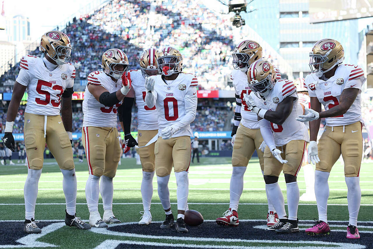 How to watch the NFL 49ers vs Commanders game without cable tonight