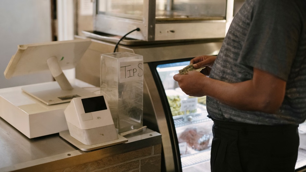 Customer got stuck with no 'no tip' option at the Miami ballpark stand ...