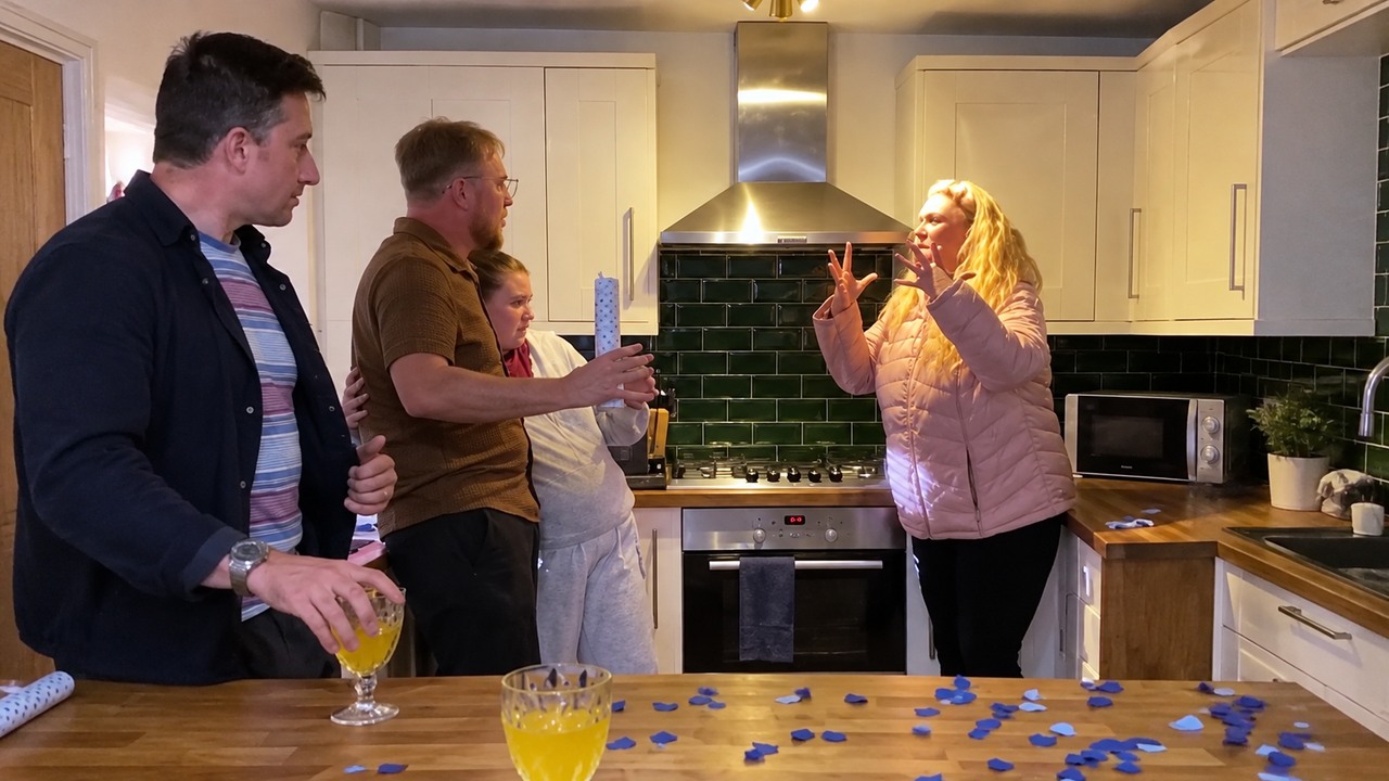 Mother-in-law ruins her daughter-in-law's gender reveal