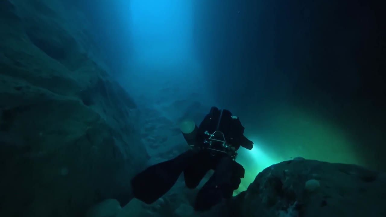 10,000 caves beneath the desert - scientists found prehistoric human ...