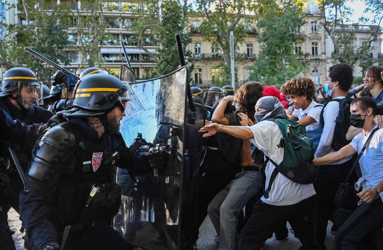 French prime minister announces local curfews after riots