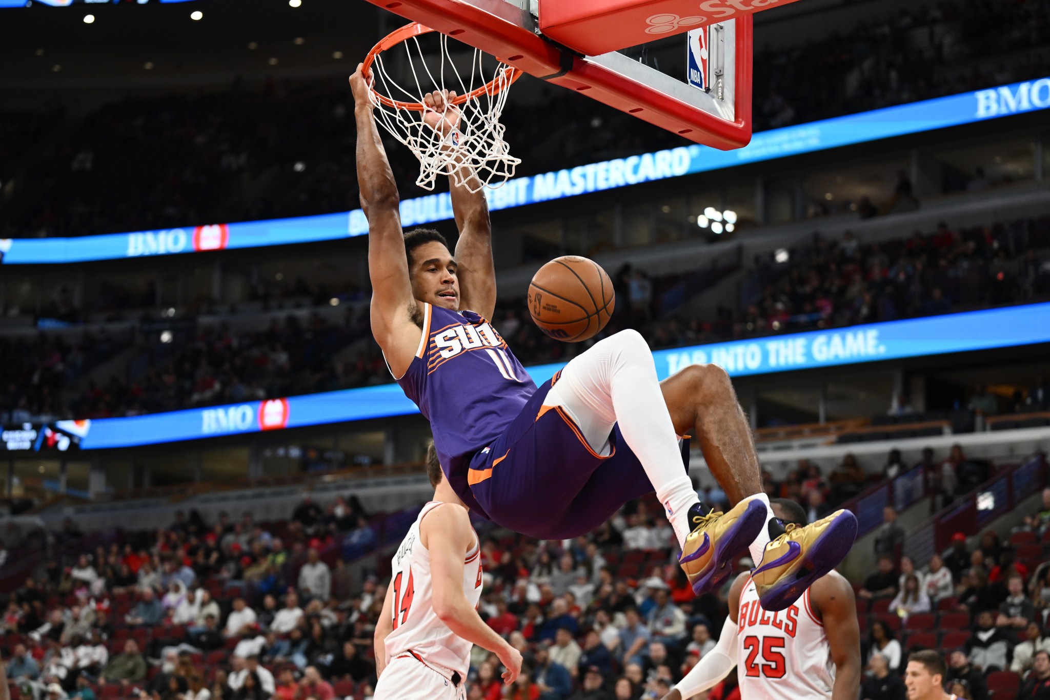 Phoenix Suns make $29 million decision on rising young center