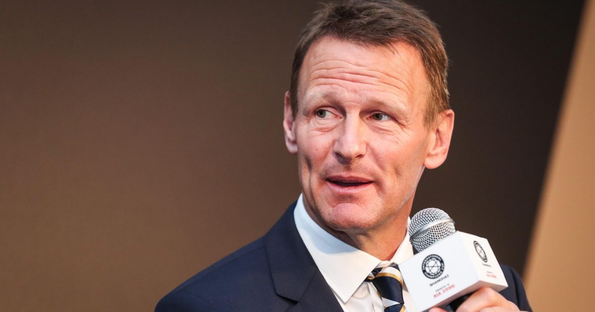 Teddy Sheringham not sold on Man Utd midfielder and sends huge sack ...