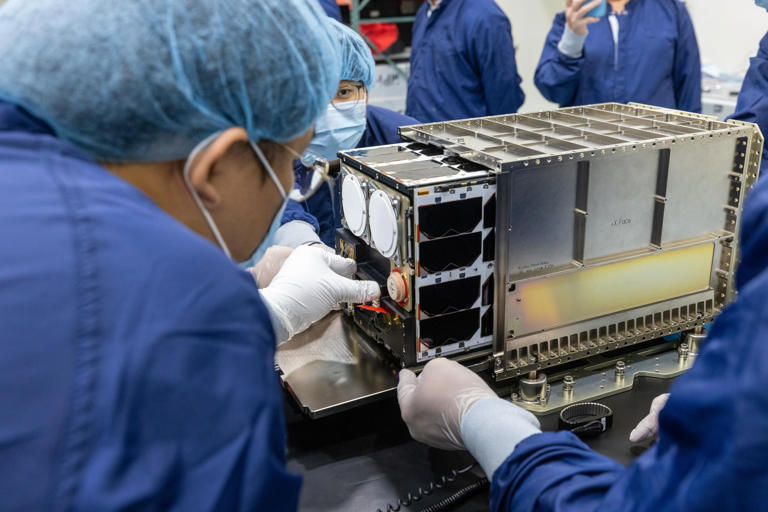 10 billion won satellite failure demands transparency