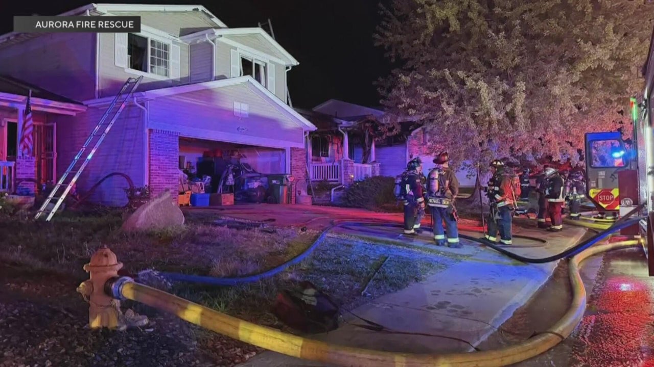 5 displaced after house fire in Aurora