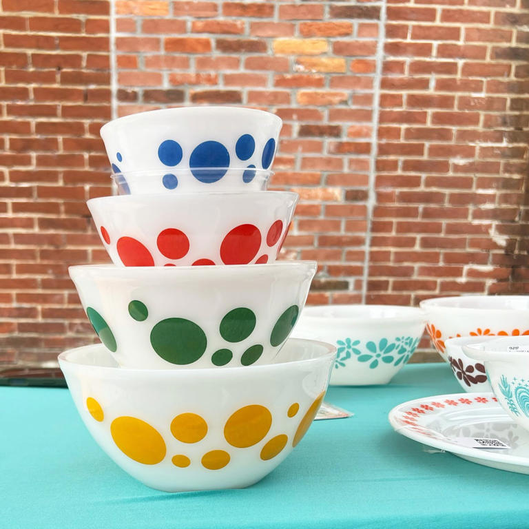 I just got back from Pyrex Fest—here’s what collectors are actually buying