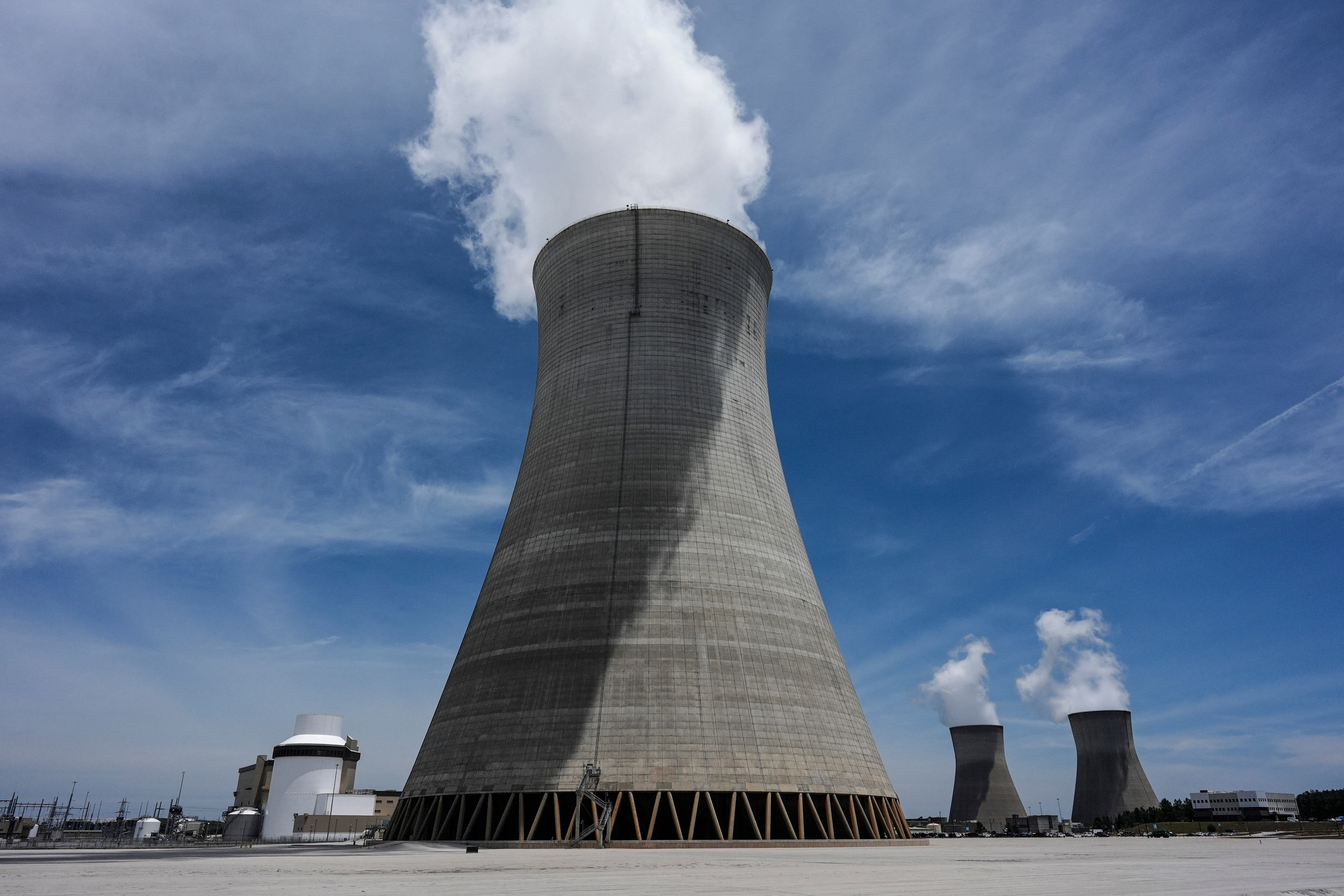 Amazon, X-energy and AEP eyeing possible nuclear power plant project in ...