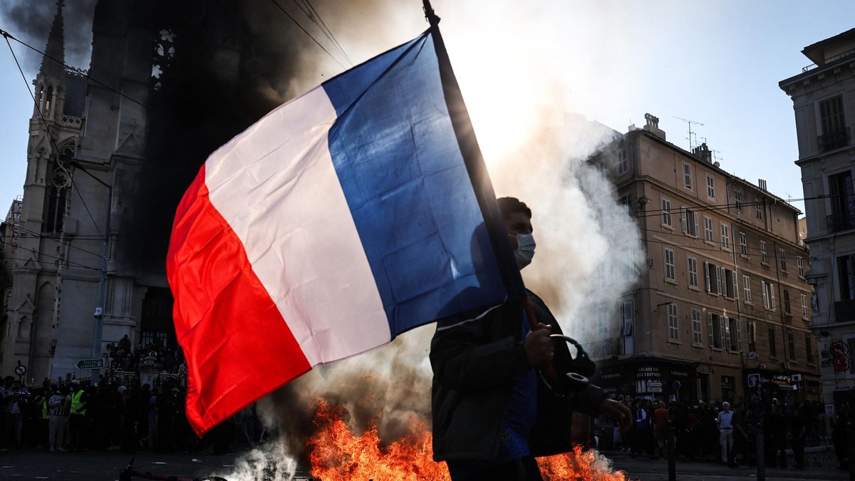 Proteste in Italien & Frankreich: Forscher warnt vor „politischer ...