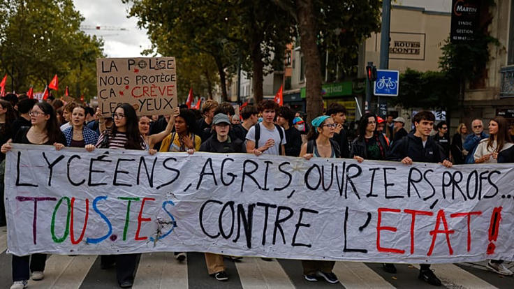 Des étudiants manifestent contre le manque de moyens dans les établissements scolaires à Rennes, en France, le 13 octobre 2026. Copyright 2026 The Associated Press. All rights reserved