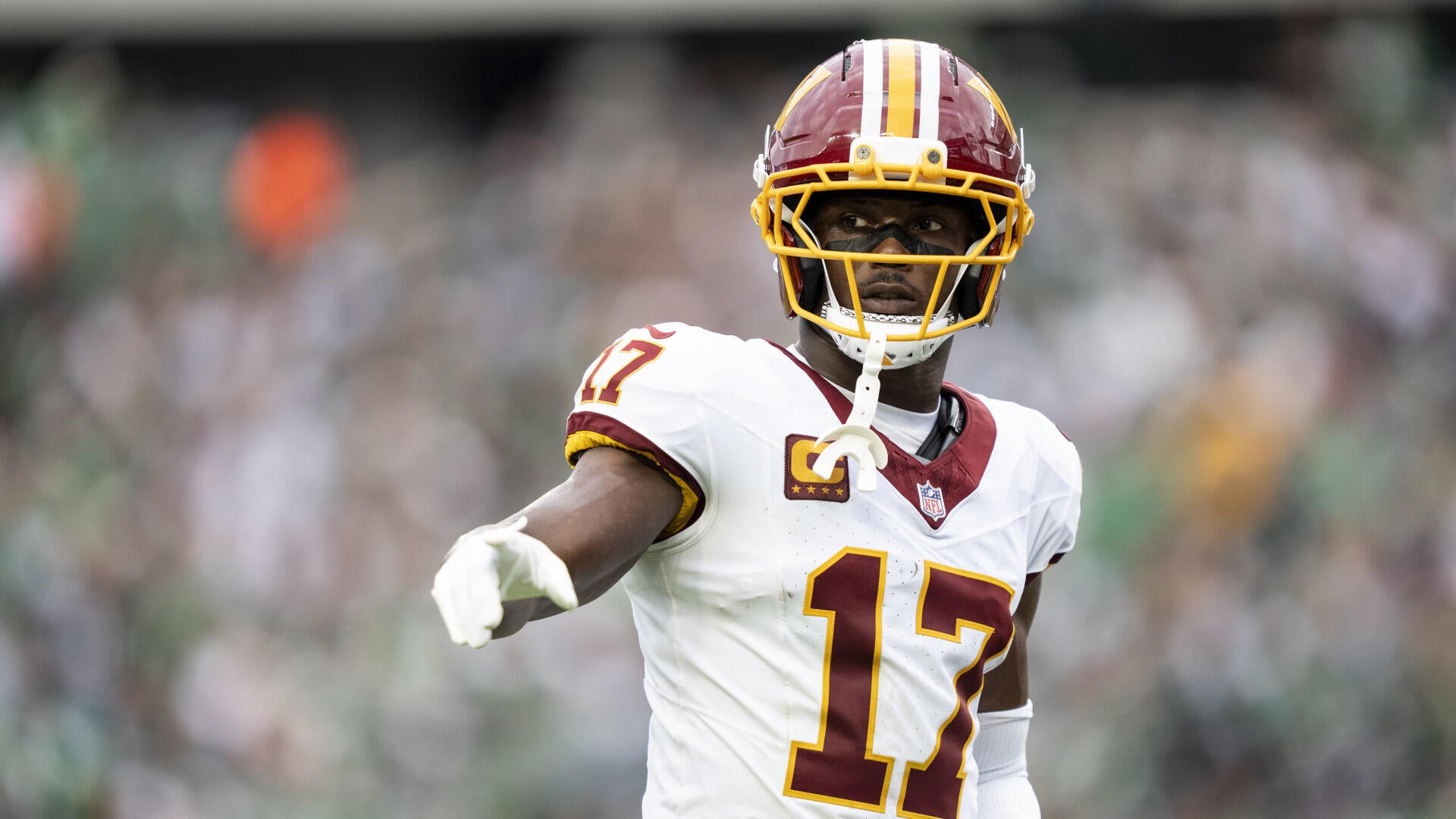 Commanders' Terry McLaurin carted off after knee injury vs. 49ers ...