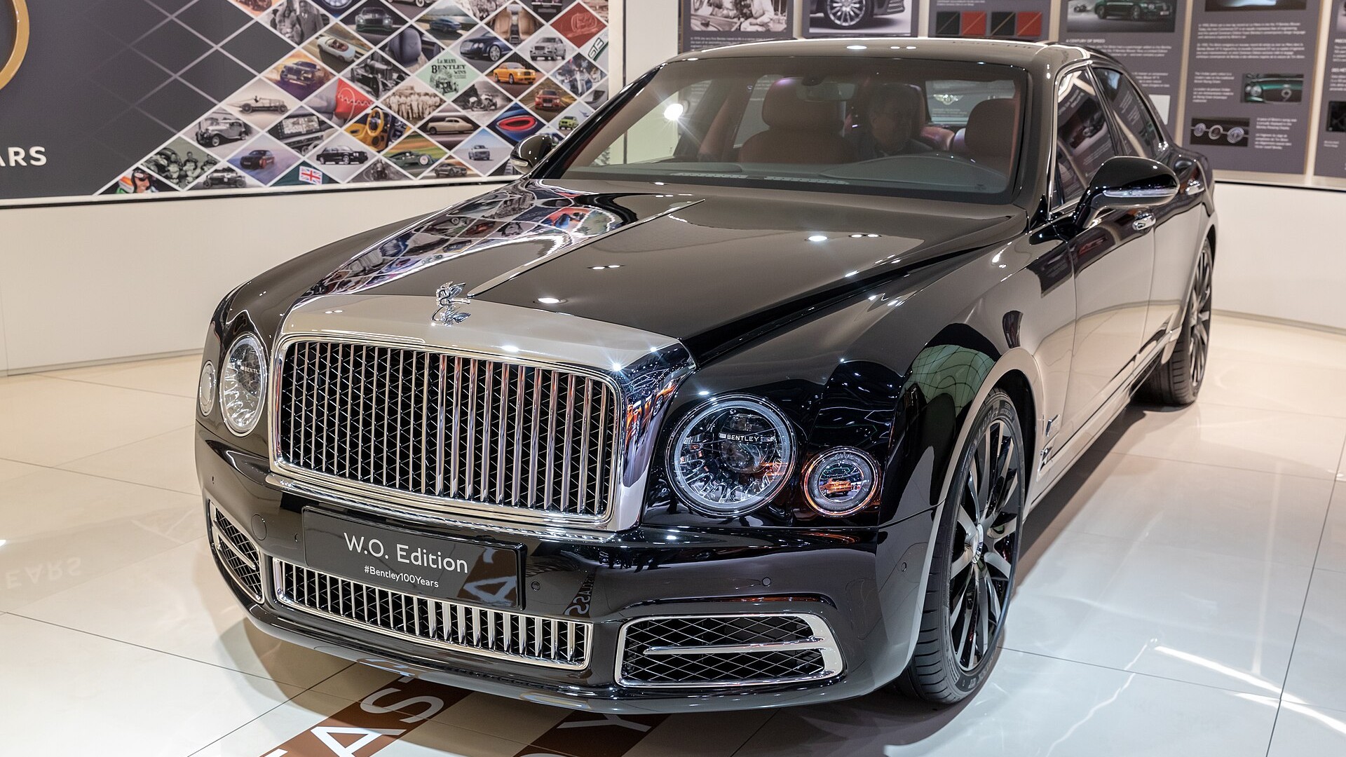 Queen Elizabeth II’s Bentley showed up to auction without its handbag ...
