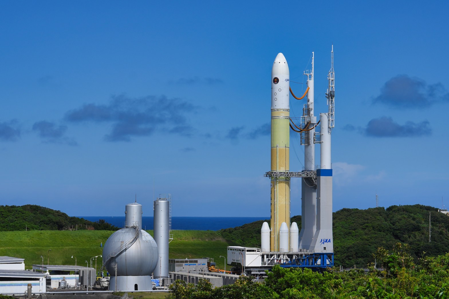 Japan sends MMX toward the Martian moons