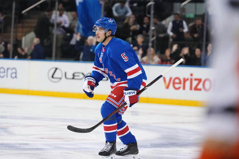 Rangers beat the Ducks 5-2 to improve to 6-0-0 at home to start the season
