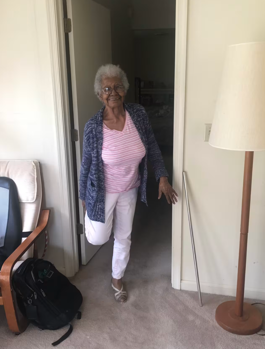 108-year-old stays strong with daily leg exercises – 2 simple moves ...