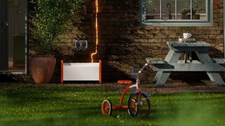 This plug-in battery brings solar power to flats and renters without a roof