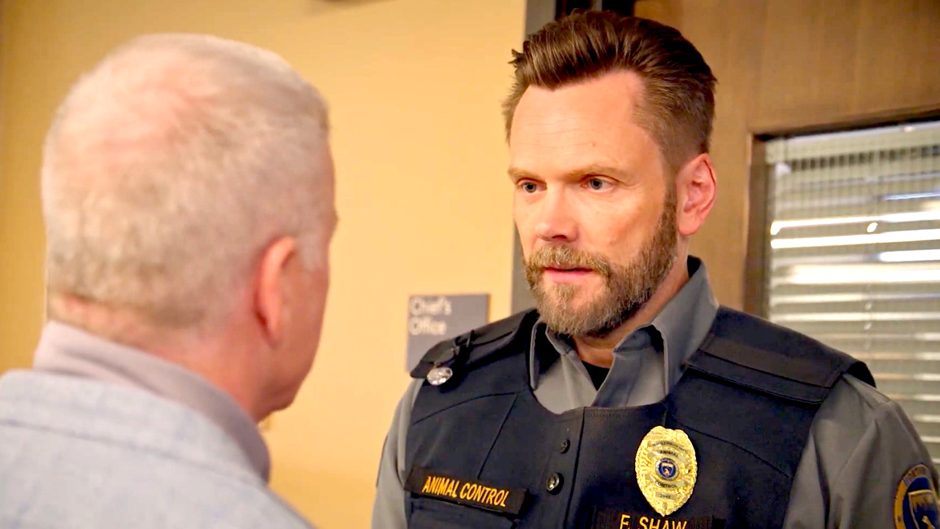 Frank sets a trap for Roman on Animal Control