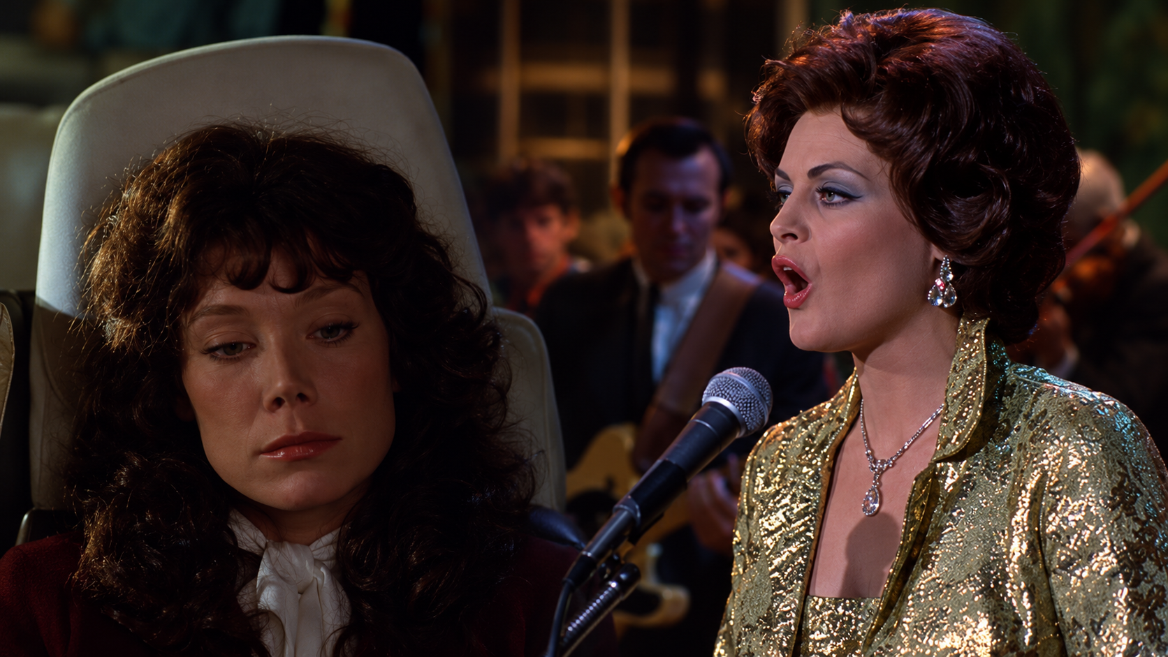 A star makes room for a newcomer in Coal Miner's Daughter (1980)