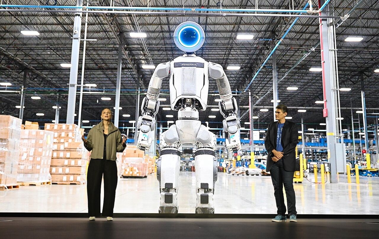 Question of the day: Robots or humans as new vehicle builders?