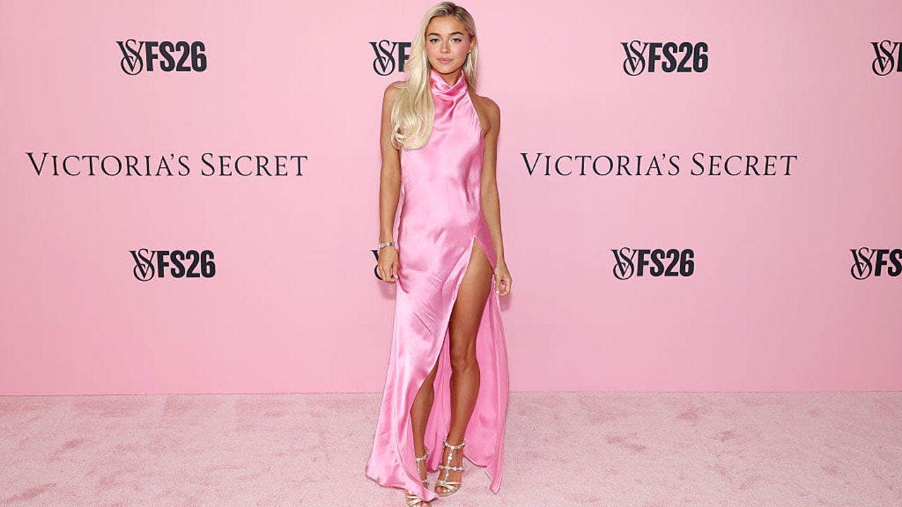 Olivia Dunne and an NFL WAG dominate the Victoria's Secret show, Aaron ...