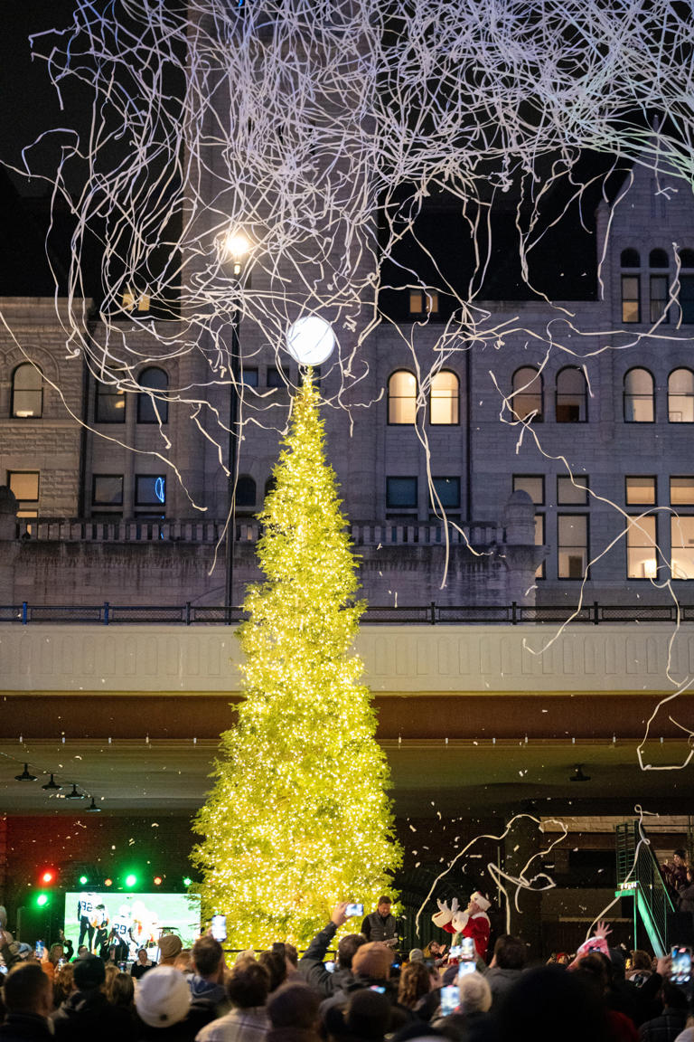 Real ice-skating rink, 40-foot Christmas tree headline Nashville Yards ...