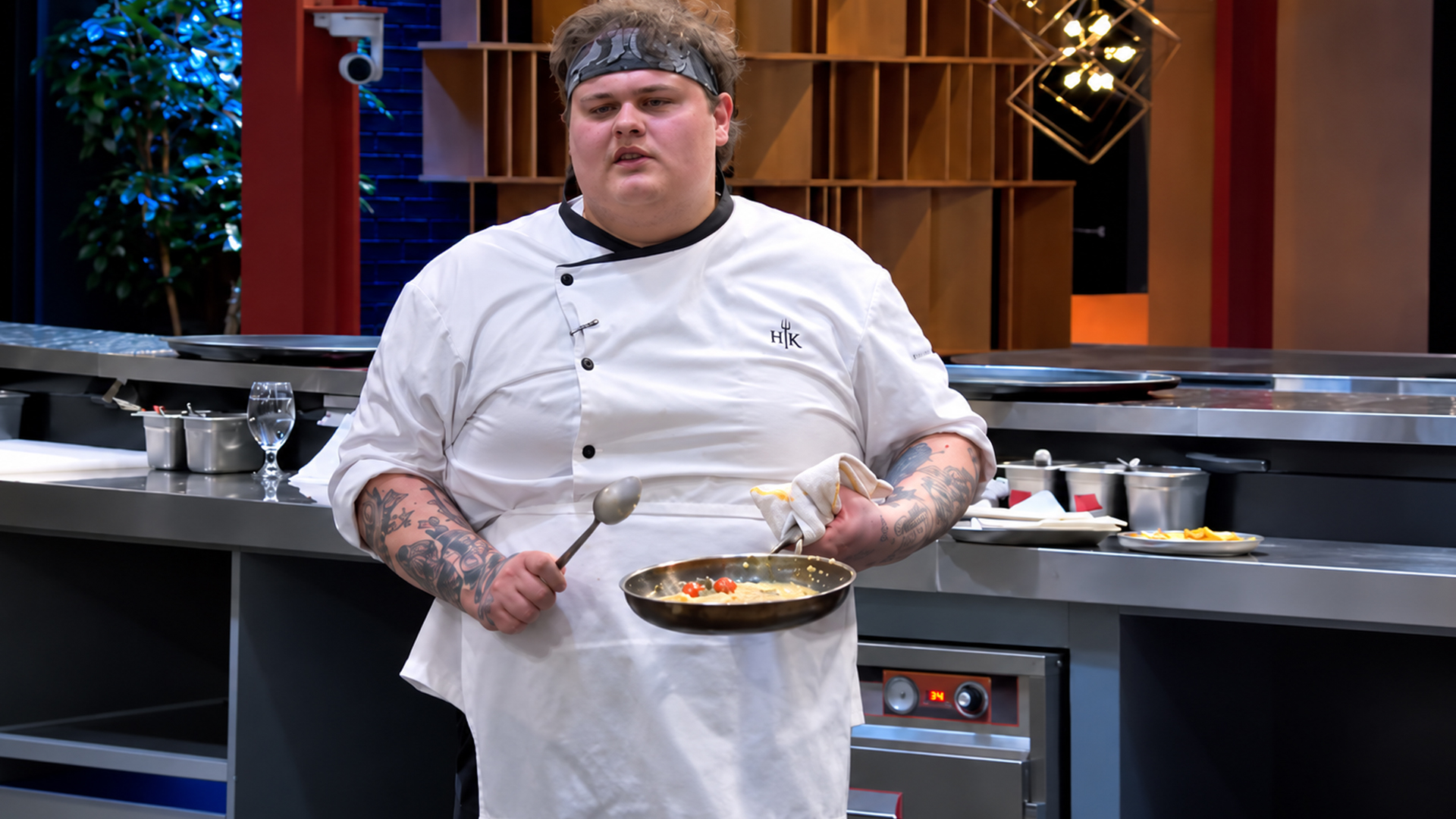 Alejandro catches Chef Ramsay’s orzo and ribeye sabotage at the pass