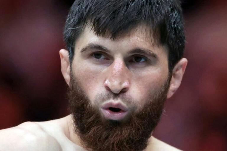 Magomed Ankalaev aponta ex-campeão do UFC como possível próximo rival