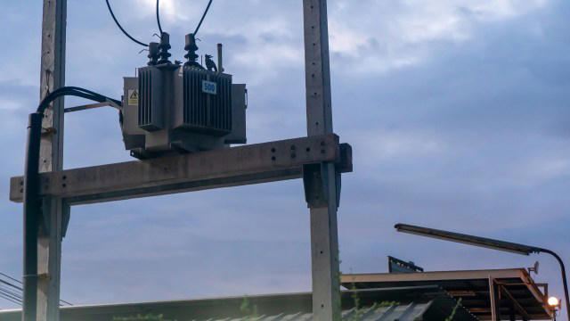 California solar buyer hears PG&E will replace the transformer, but ...