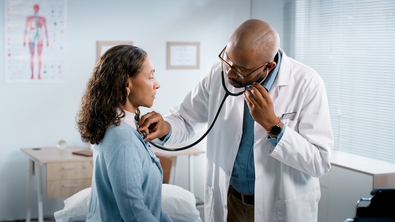 Lung cancer can grow silently for years, here's who qualifies for screening