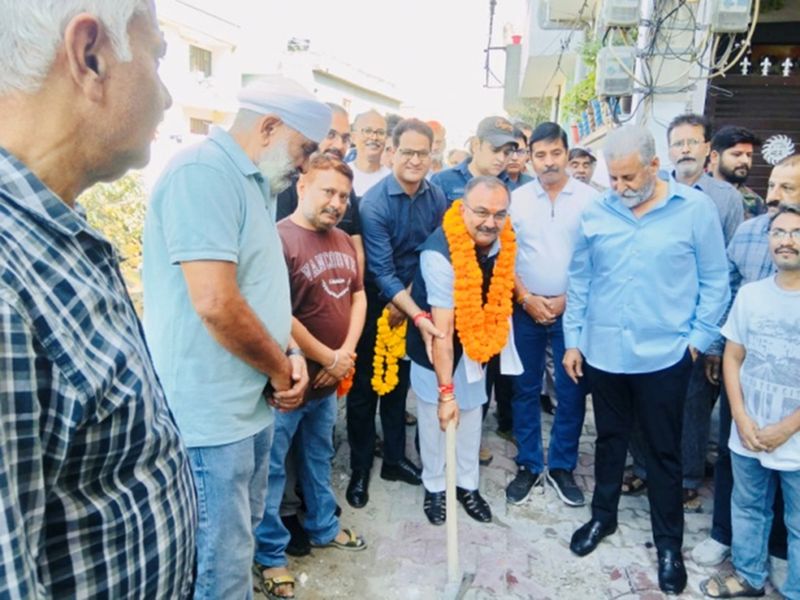 Randhawa initiates lane, drain works in Nanak Nagar