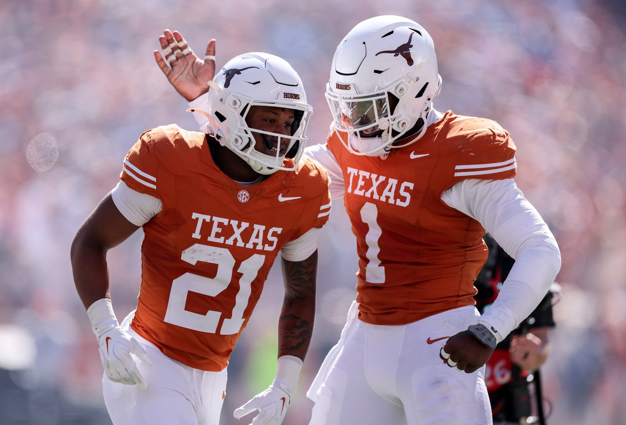 Texas gets devastating Colin Simmons injury update before Ole Miss