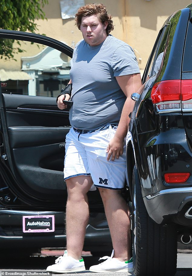 Arnold Schwarzenegger's son Christopher shows off ripped frame after ...